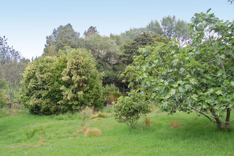 Photo of property in 461 Pahi Road, Pahi, Paparoa, 0571