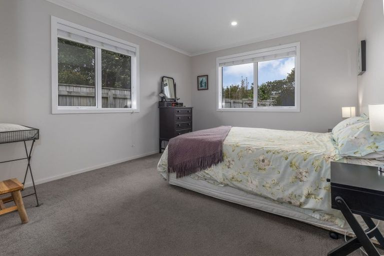 Photo of property in 27 Waipunahau Road, Waikanae, 5036