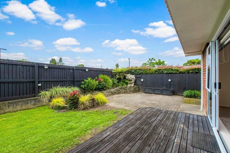 Photo of property in 2/10 Mangarata Avenue, Papatoetoe, Auckland, 2025