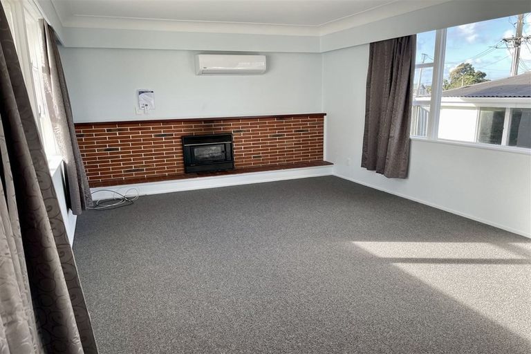 Photo of property in 165 Te Atatu Road, Te Atatu South, Auckland, 0610
