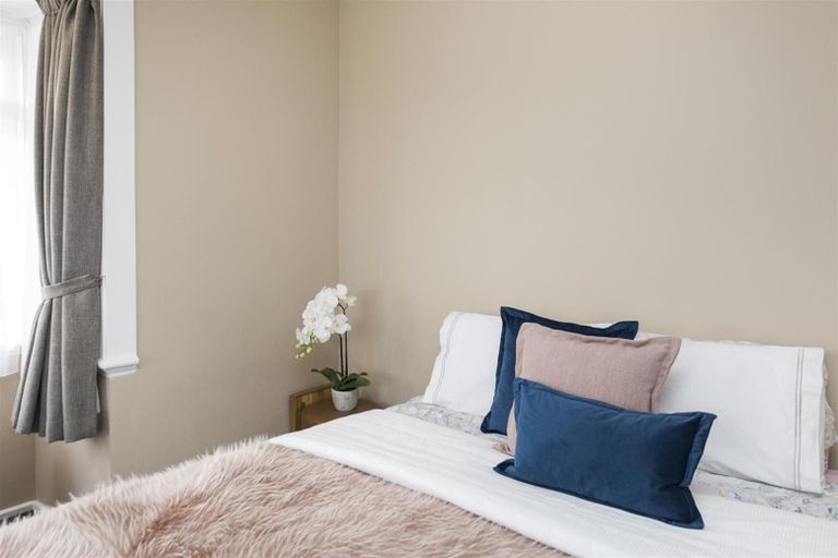 Photo of property in 28 Hair Street, Marton, 4710