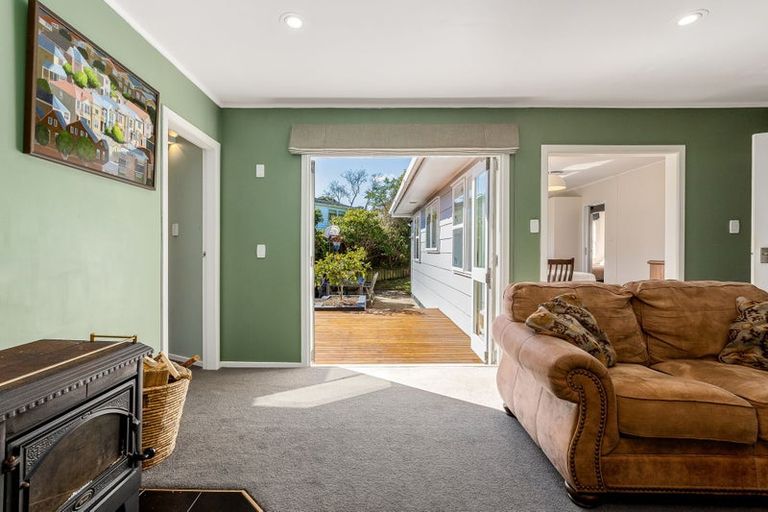 Photo of property in 28 Sea Vista Drive, Pukerua Bay, Porirua, 5026