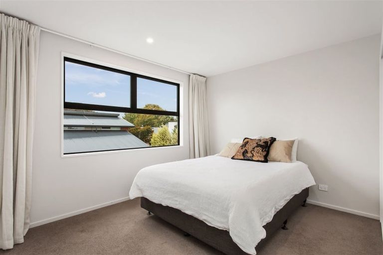 Photo of property in 5a Taylors Avenue, Bryndwr, Christchurch, 8052