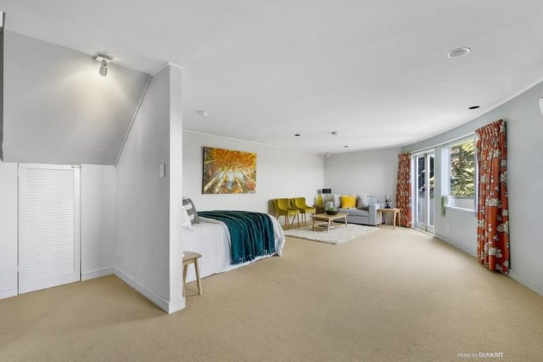 Photo of property in 53 Harbour View Road, Northland, Wellington, 6012
