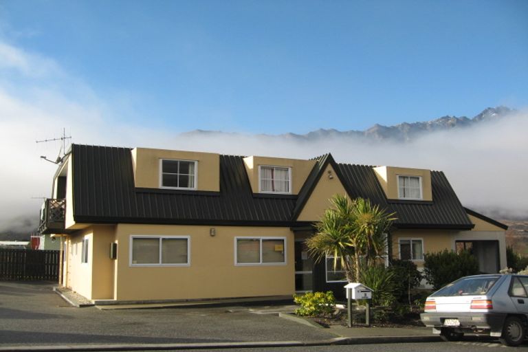 Photo of property in 9 Remarkables Crescent, Frankton, Queenstown, 9300