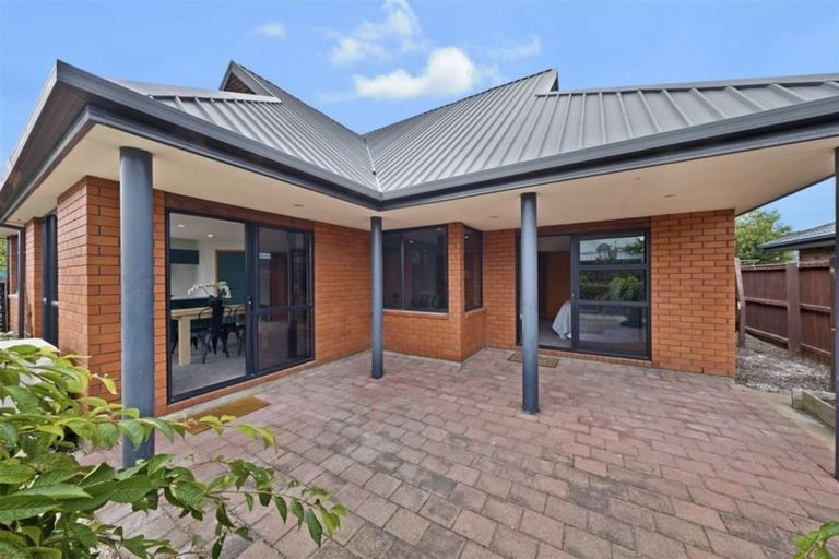 Photo of property in 2/16 Cardiff Avenue, Somerfield, Christchurch, 8024