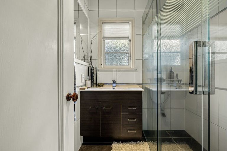 Photo of property in 16 Hinewa Road, Otumoetai, Tauranga, 3110