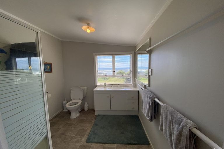 Photo of property in 4 Beach Road, Mokau, 4376