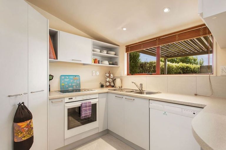 Photo of property in 2/17c Cracroft Terrace, Cashmere, Christchurch, 8022