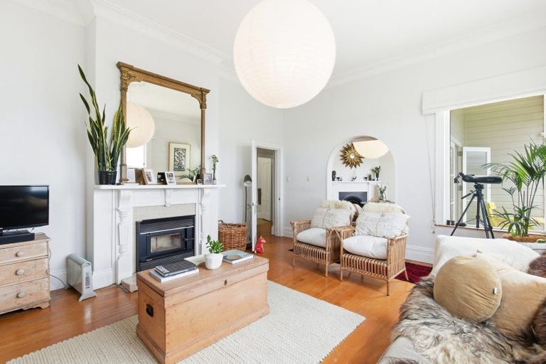 Photo of property in 427 Karaka Bay Road, Karaka Bays, Wellington, 6022