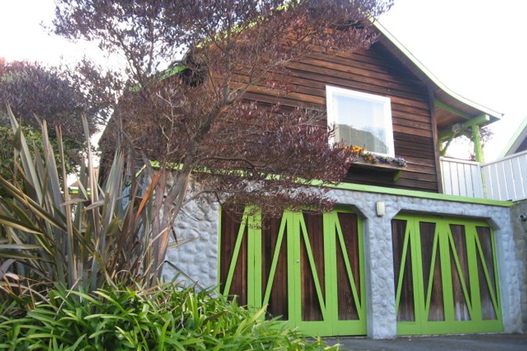 Photo of property in 11 Amapur Drive, Khandallah, Wellington, 6035