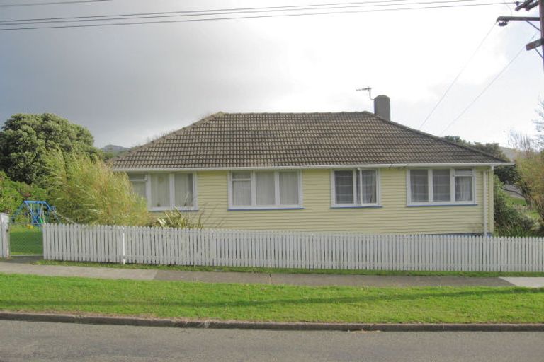 Photo of property in 20 Dimock Street, Titahi Bay, Porirua, 5022