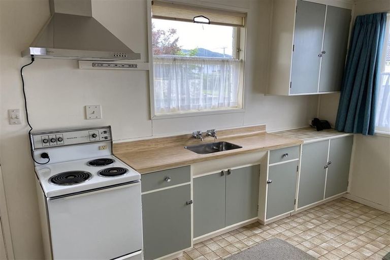 Photo of property in 15 Ward Street, Trentham, Upper Hutt, 5018