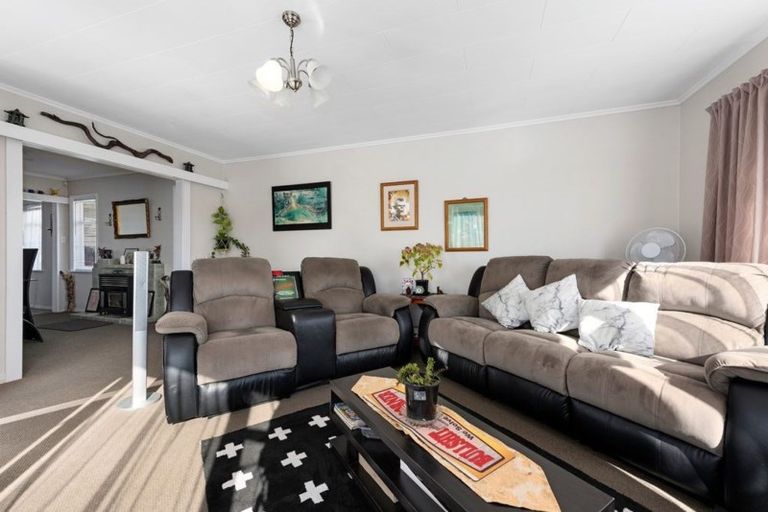 Photo of property in 2 Kereru Grove, Stokes Valley, Lower Hutt, 5019