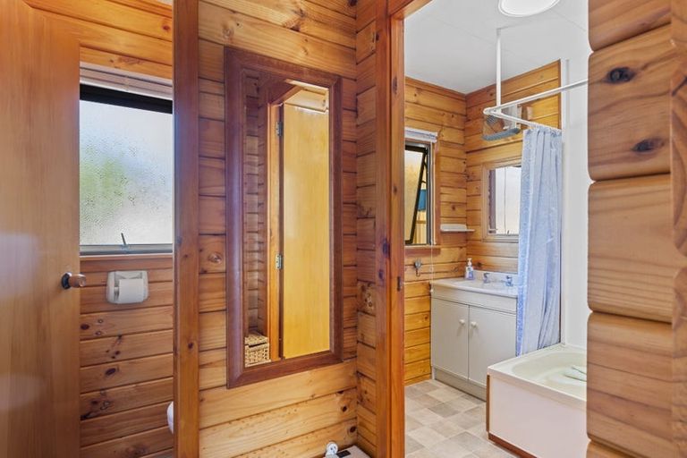 Photo of property in 5 Oxford Street, Waikari, 7420