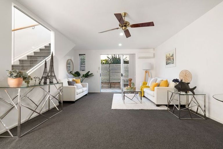 Photo of property in 28 Albionvale Road, Glen Eden, Auckland, 0602