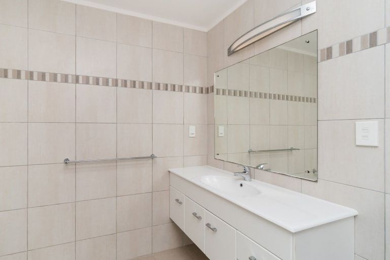 Photo of property in 126 John F Kennedy Drive, Milson, Palmerston North, 4414