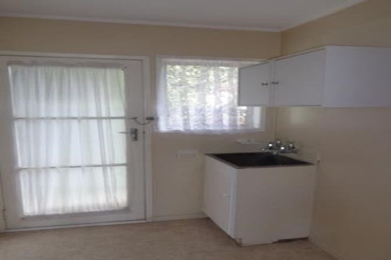 Photo of property in 17 Hassan Drive, Massey, Auckland, 0614