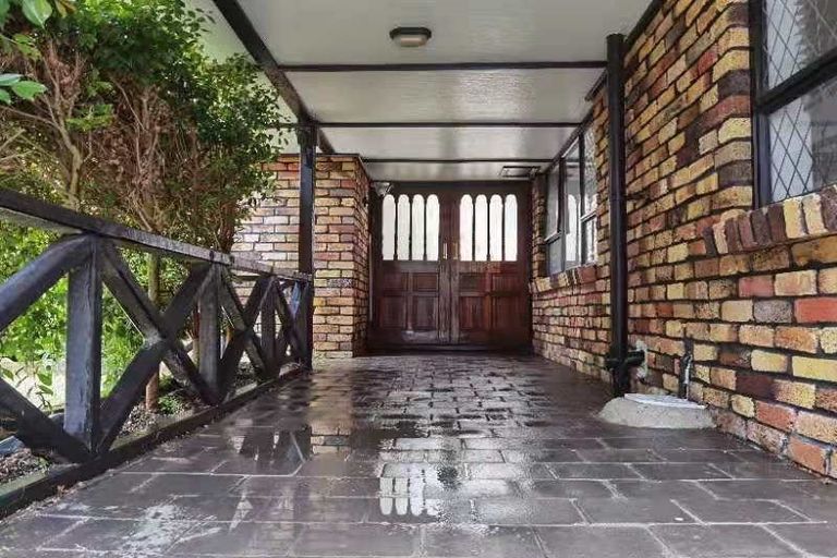 Photo of property in 11 Travis View Drive, Fairview Heights, Auckland, 0632