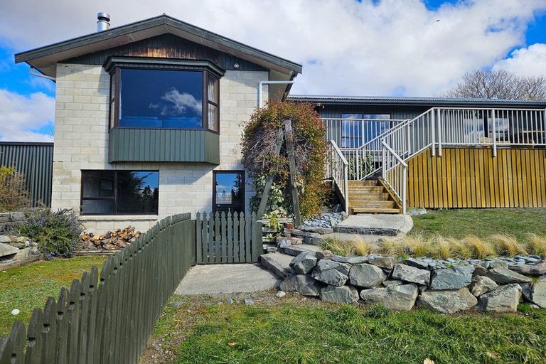 Photo of property in 5 Murray Place, Lake Tekapo, 7999
