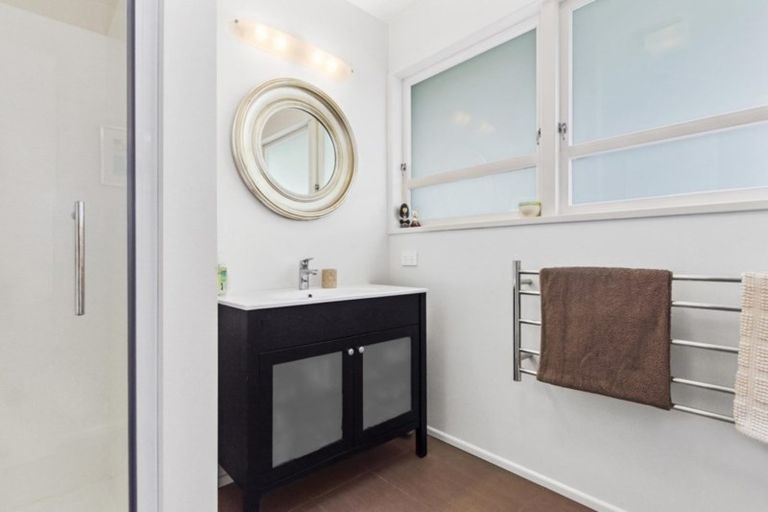 Photo of property in 27 Hinewa Road, Otumoetai, Tauranga, 3110