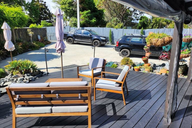 Photo of property in 42 Mcentee Road, Waitakere, Auckland, 0816