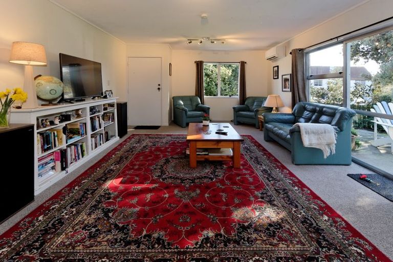 Photo of property in 2/49 Seabrook Avenue, New Lynn, Auckland, 0600