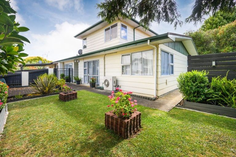 Photo of property in 1a Dunk Place, Milson, Palmerston North, 4414