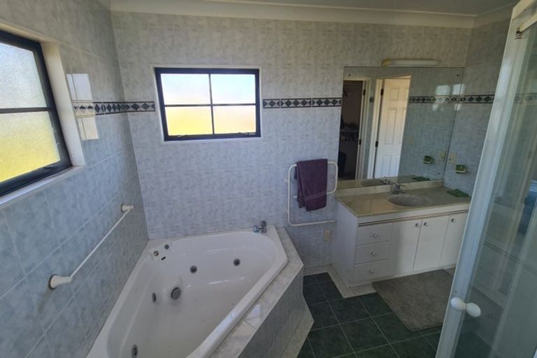 Photo of property in 10 Porterfield Road, Whitford, Howick, 2571