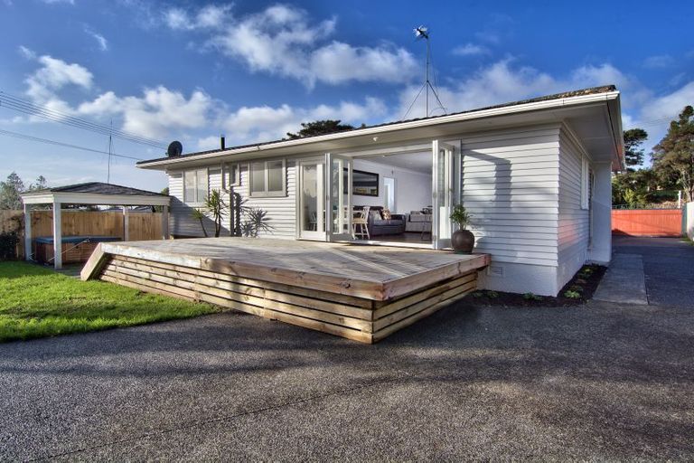 Photo of property in 13 Konini Road, Titirangi, Auckland, 0604
