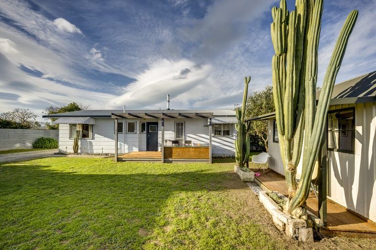 Photo of property in 6 Burton Crescent, Flaxmere, Hastings, 4120