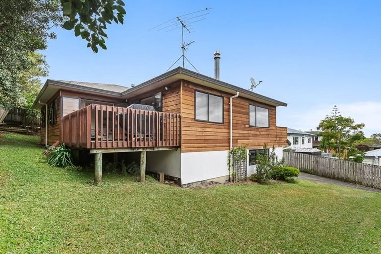 Photo of property in 2/13 Delamare Court, Sunnynook, Auckland, 0632