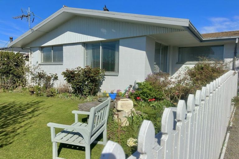 Photo of property in 37 Kinley Street, Rangiora, 7400