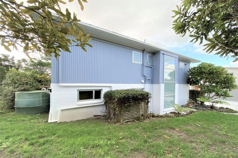 Photo of property in 32a Tirimoana Road, Te Atatu South, Auckland, 0602