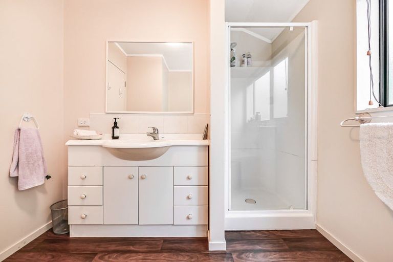 Photo of property in 4 Akona Lane, Hamilton East, Hamilton, 3216