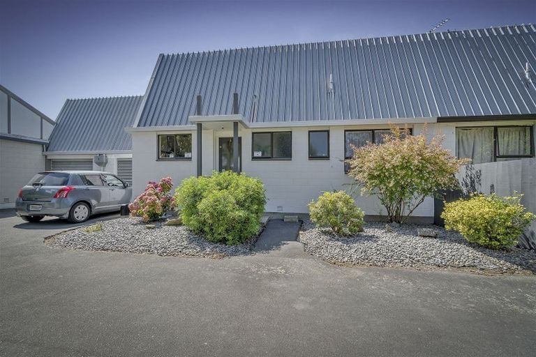 Photo of property in 9/178 Main North Road, Redwood, Christchurch, 8051