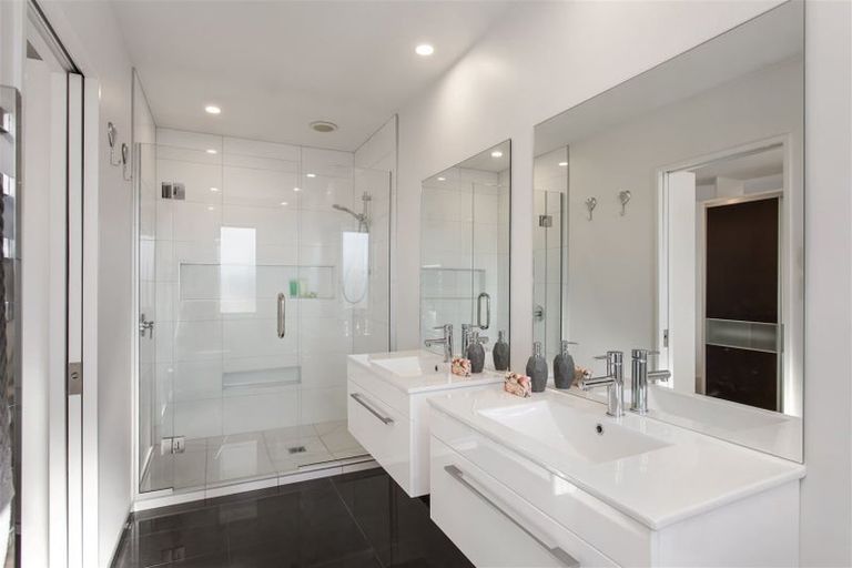 Photo of property in 45 Garreg Road, Bryndwr, Christchurch, 8052