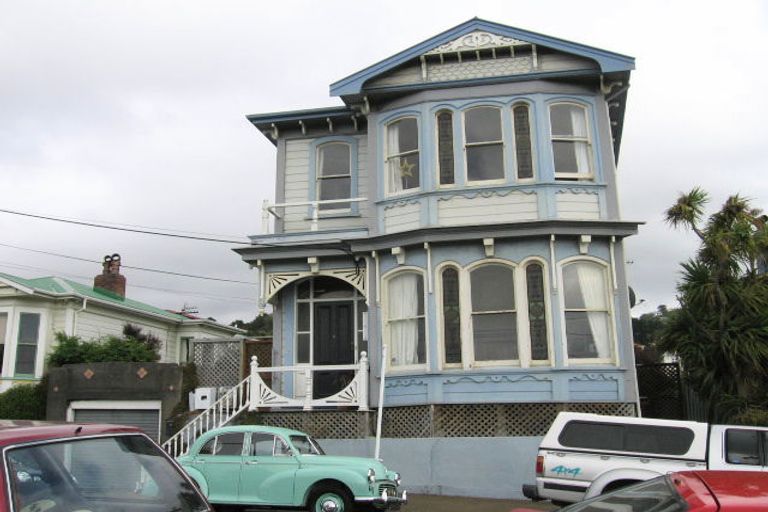 Photo of property in 15 Kenwyn Terrace, Newtown, Wellington, 6021