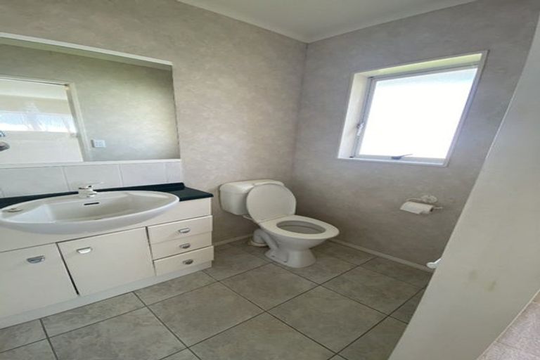 Photo of property in 24a Martin Jugum Lane, Ranui, Auckland, 0612