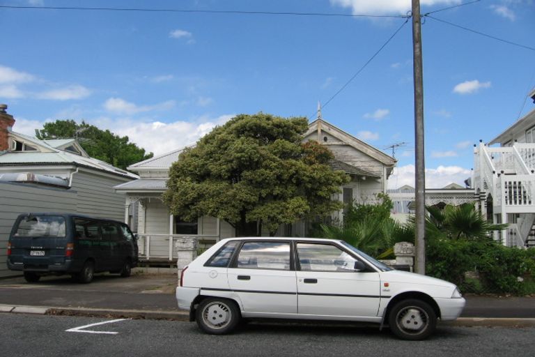 Photo of property in 12 Anne Street, Devonport, Auckland, 0624
