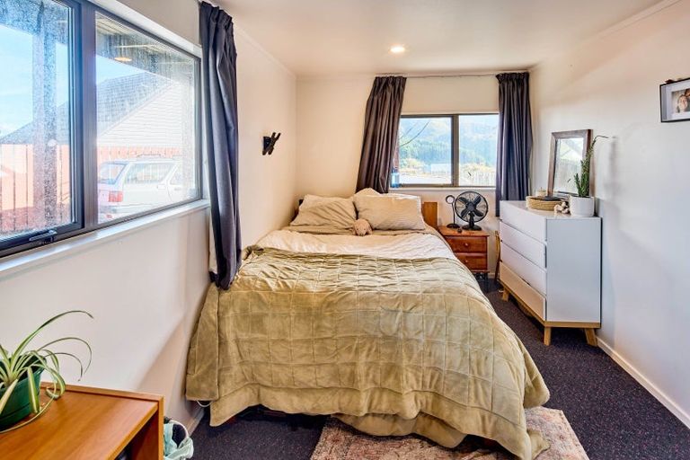 Photo of property in 79 Frobisher Street, Island Bay, Wellington, 6023