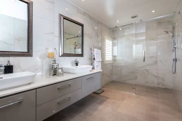 Photo of property in 14a The Parade, Bucklands Beach, Auckland, 2012