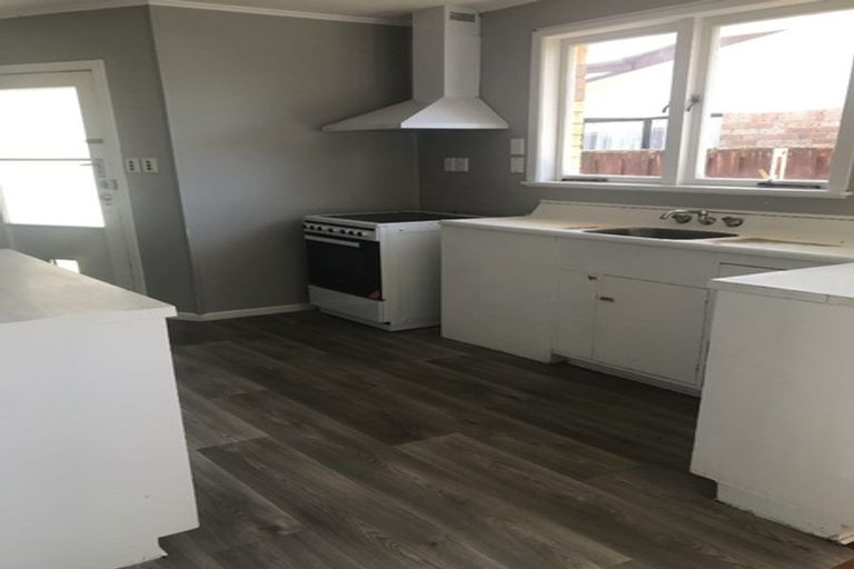 Photo of property in 67 Carrington Avenue, Silverdale, Hamilton, 3216