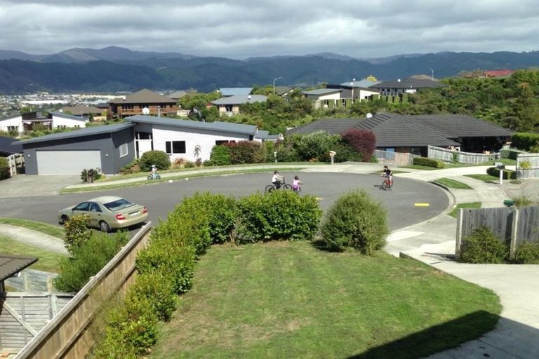 Photo of property in 28 Cosgrove Rise, Riverstone Terraces, Upper Hutt, 5018