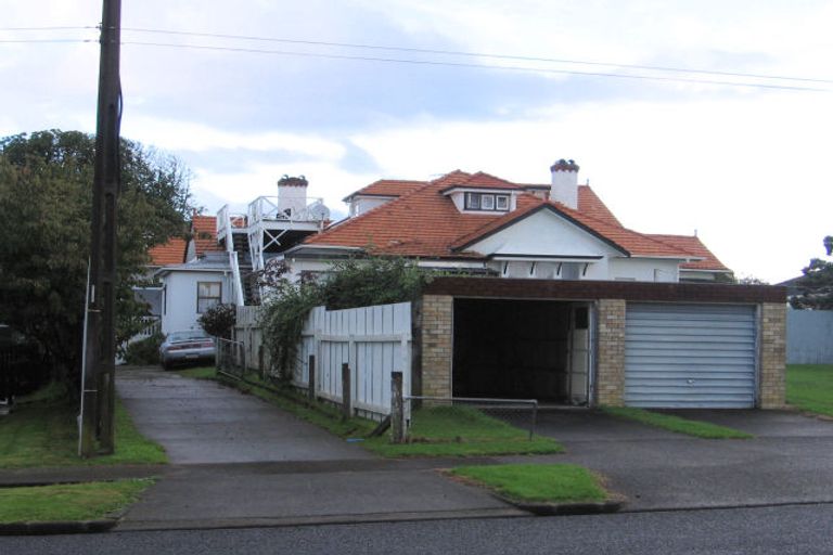 Photo of property in 1/1 Fitzroy Street, Papatoetoe, Auckland, 2104