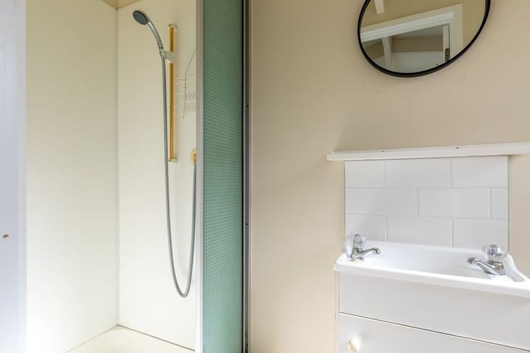 Photo of property in 68 Kohekohe Street, New Lynn, Auckland, 0600