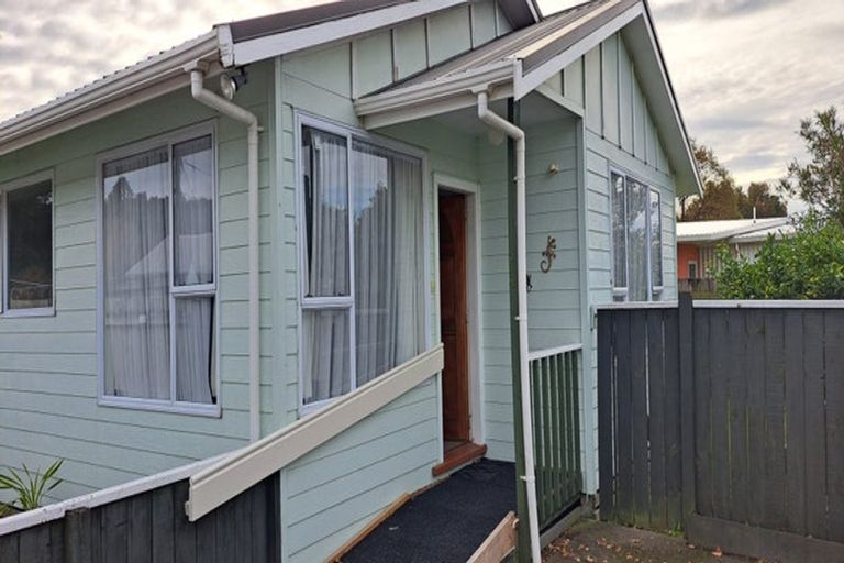 Photo of property in 2/69 Waddington Drive, Naenae, Lower Hutt, 5011