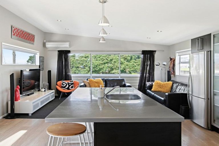 Photo of property in 12 Ocean View Road, Waihi Beach, 3611