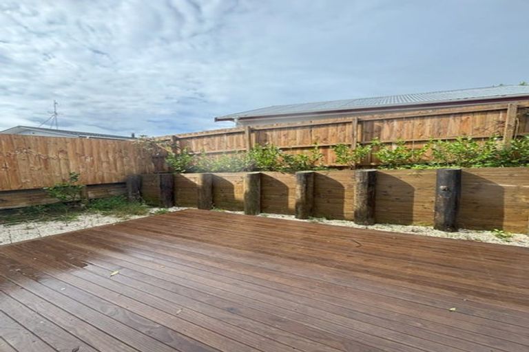 Photo of property in 49e Oaktree Avenue, Browns Bay, Auckland, 0630