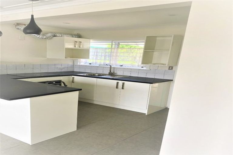 Photo of property in 2/69 Portage Road, Otahuhu, Auckland, 1062